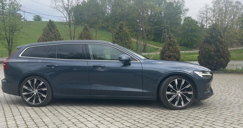 Volvo V60 cena 119064 przebieg: 165000, rok produkcji 2019 z Jasło małe 137